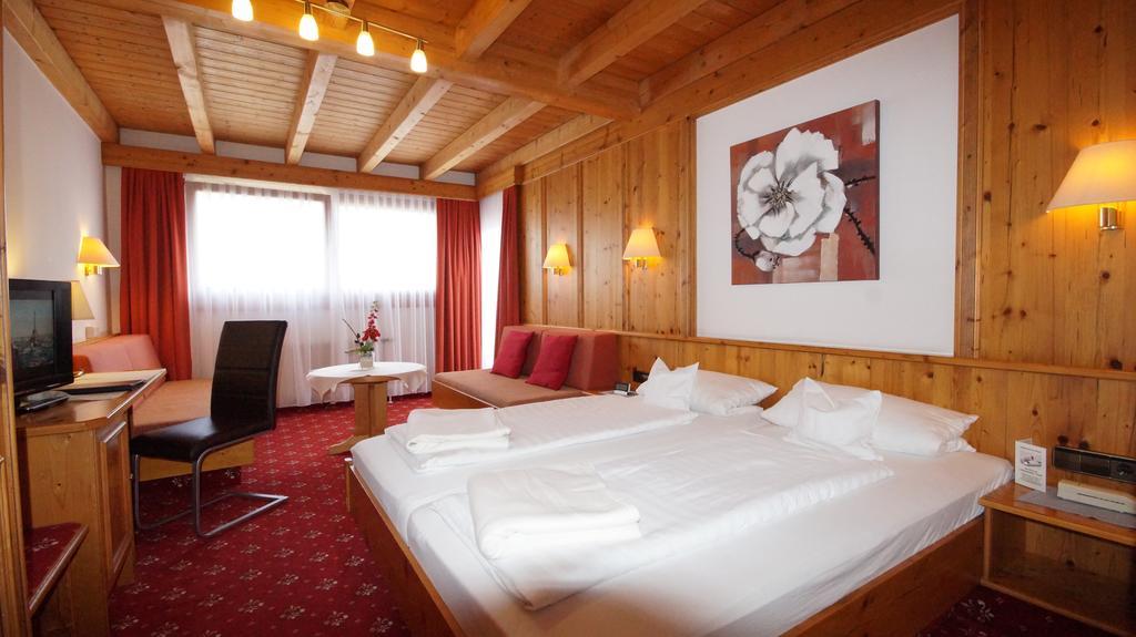 Hotel Schwarzenbergs Traube Glottertal Dış mekan fotoğraf