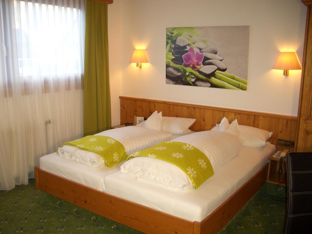 Hotel Schwarzenbergs Traube Glottertal Dış mekan fotoğraf